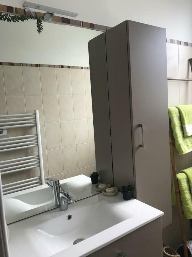 Appartement De Charme En Plein Coeur Du Centre Ville De Compiègne Exterior foto